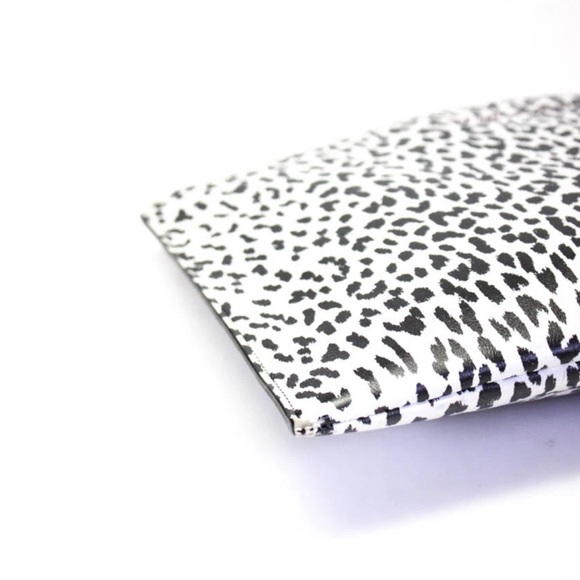 Saint Laurent White Black Cheetah Print Flat Clutch Bag - Picture 13 of 16